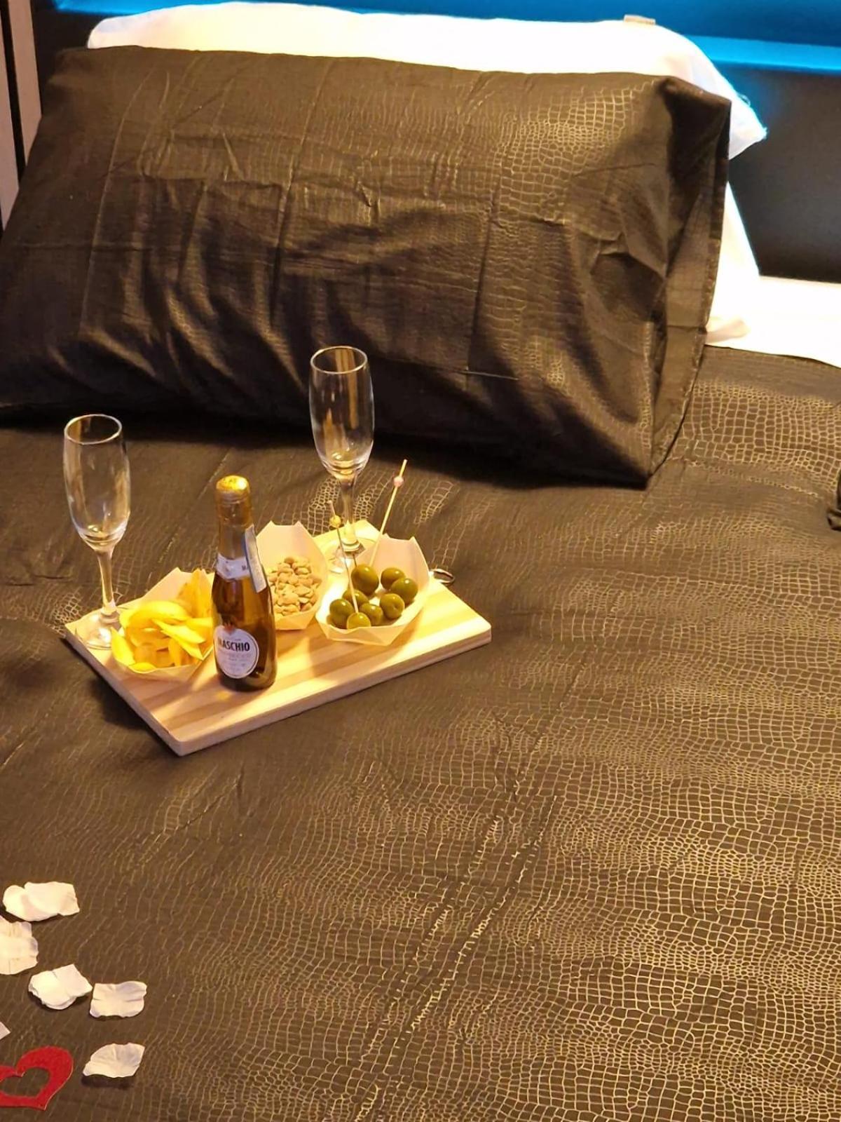 Appartamento Charm E Chic Napoli Esterno foto