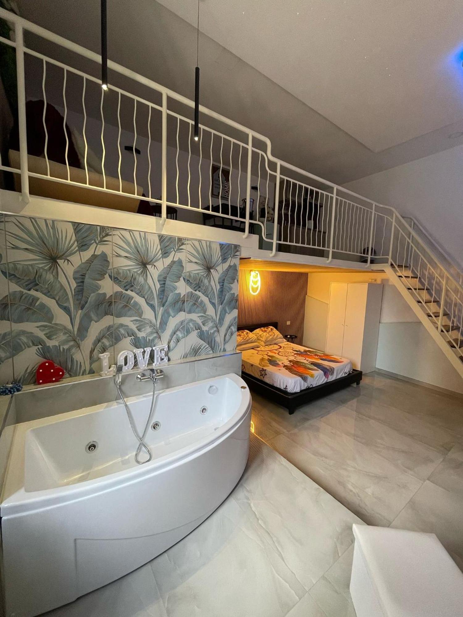 Appartamento Charm E Chic Napoli Esterno foto