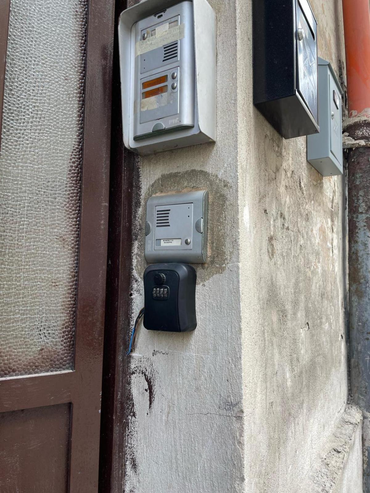 Appartamento Charm E Chic Napoli Esterno foto