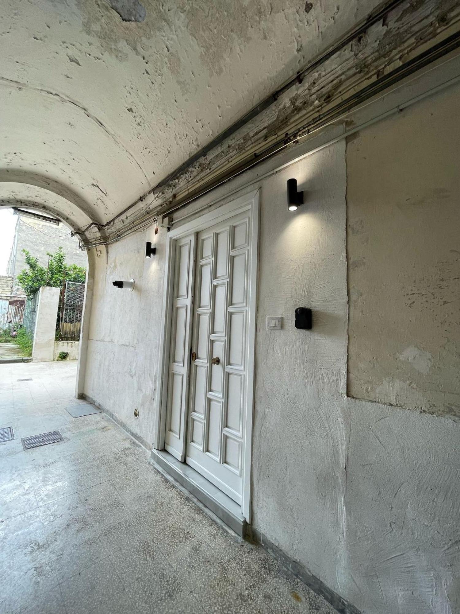 Appartamento Charm E Chic Napoli Esterno foto